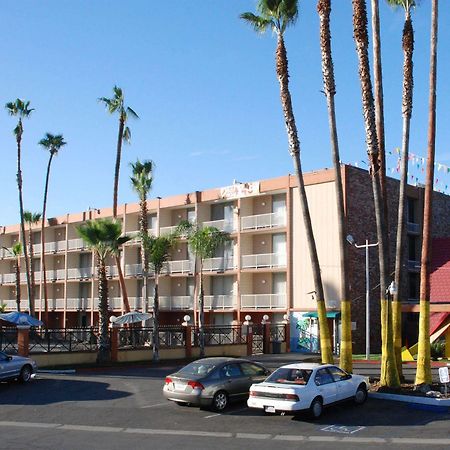 Regency Inn And Suites Baldwin Park Extérieur photo